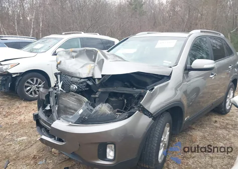 2015 Kia Sorento Lx z USA, uszkodzony, nr VIN 5XYKTDA66FG639576